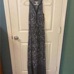 Old Navy navy and white Floral Maxi Dress